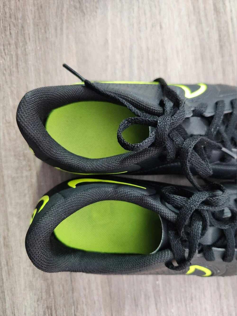 Nike Tiempo Legend 9 Youth Soccer Cleats